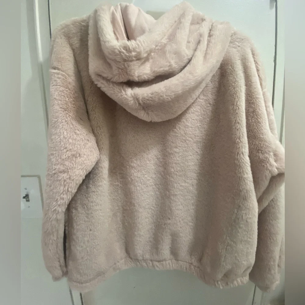 Cabin Fever Teddy Sweatshirt - Picture 2 of 4
